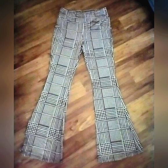 Women's Leggings STRETCH Comfy Cozy Soft NWOT - Picture 3 of 12